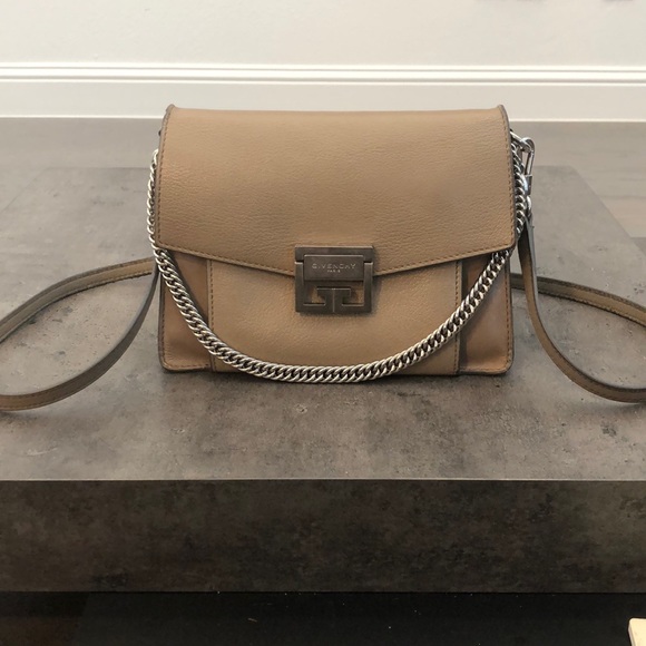 Givenchy Handbags - Givenchy Crossbody